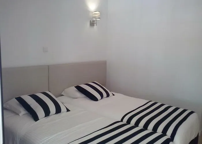 ゲストハウス Nas Palhas Deitado 3*